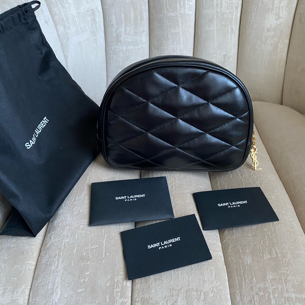 Saint Laurent Lolita cosmetic pouch in Black - Picture 2 of 10